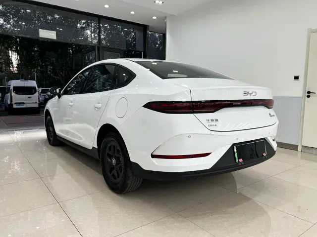 BYD Qin PLUS — Фото автомобиля 30