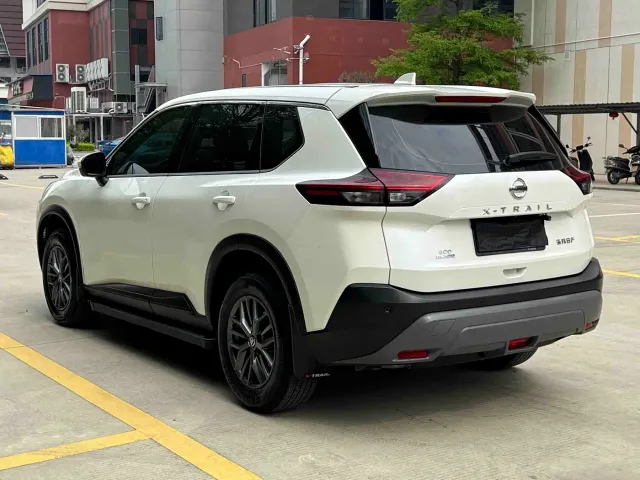 Nissan X-Trail — Фото автомобиля 3