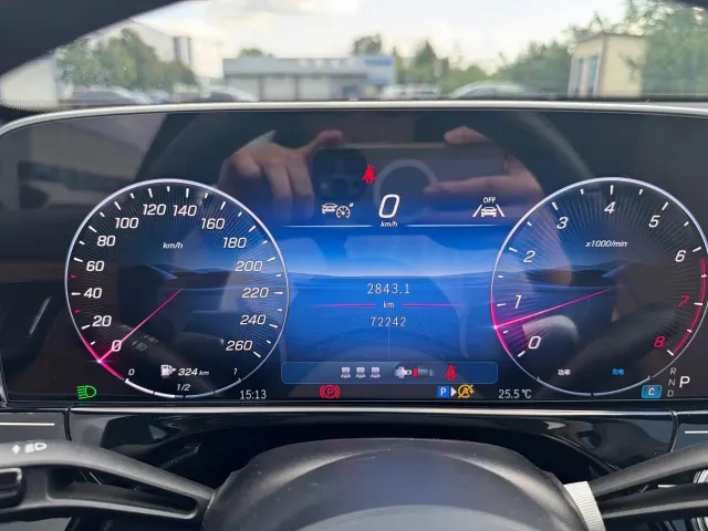 Mercedes-Benz E-Class — Фото автомобиля 21