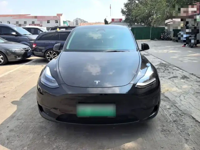 Tesla Model Y — Фото автомобиля 2