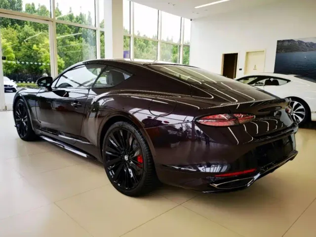 Bentley Continental Plug-in Hybrid — Фото автомобиля 16