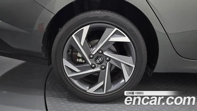 Hyundai AVANTE Новый Avante (CN7) — Фото автомобиля 5