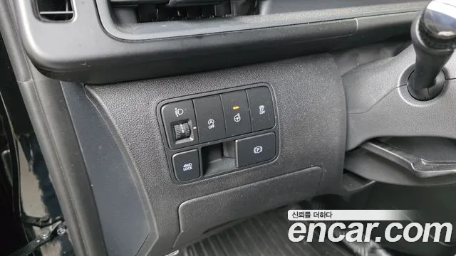Hyundai Staria Staria 4WD Tourer 9 мест — Фото автомобиля 27