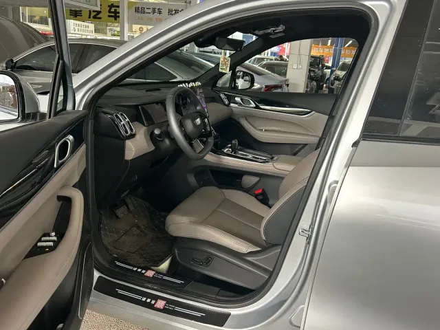 Geely Boyue L — Фото автомобиля 6