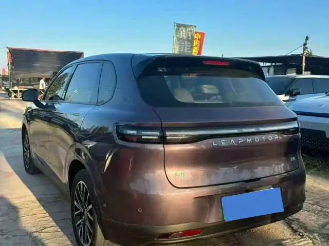 Leapmotor B10 — Фото автомобиля 7