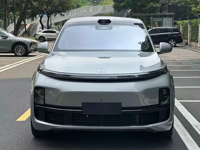 Li Auto L9 — Фото автомобиля 2