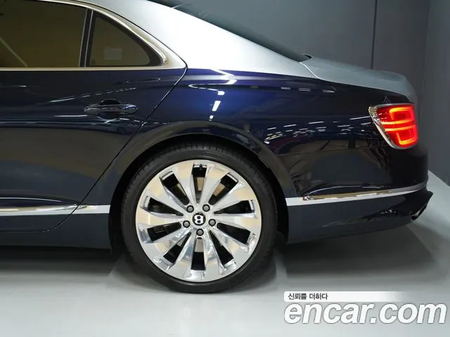 Bentley Flying Spur Generation 3 — Фото автомобиля 8