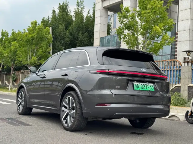 Li Auto L7 — Фото автомобиля 22
