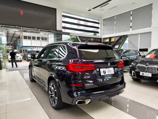 BMW X5 — Фото автомобиля 4