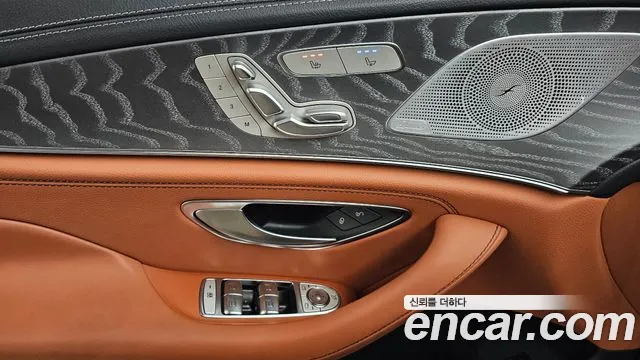 Mercedes-Benz CLS-Class — Фото автомобиля 25