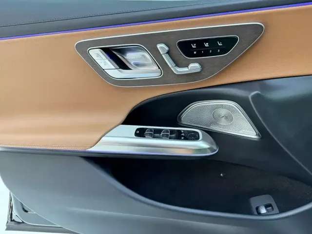 Mercedes-Benz E-Class — Фото автомобиля 20