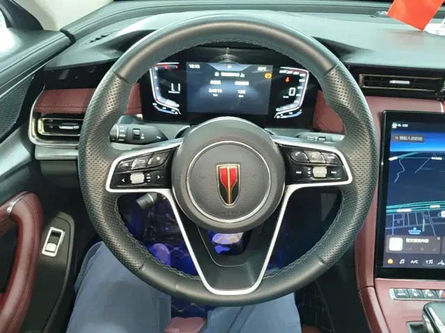 Hongqi H5 — Фото автомобиля 10
