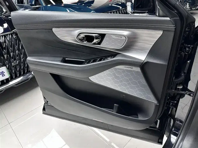 GAC Trumpchi GS8 — Фото автомобиля 13