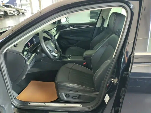 Volkswagen Passat — Фото автомобиля 14