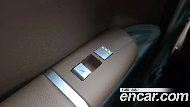 Hyundai Grandeur Grandeur (GN7) 2.5 Бензин 2WD — Фото автомобиля 19
