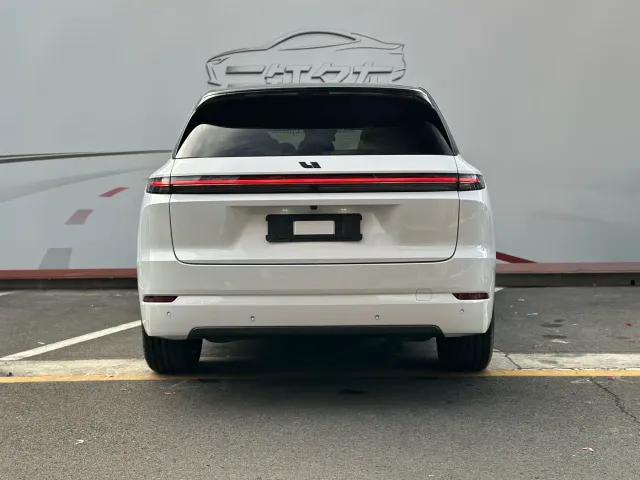 Li Auto L7 — Фото автомобиля 5