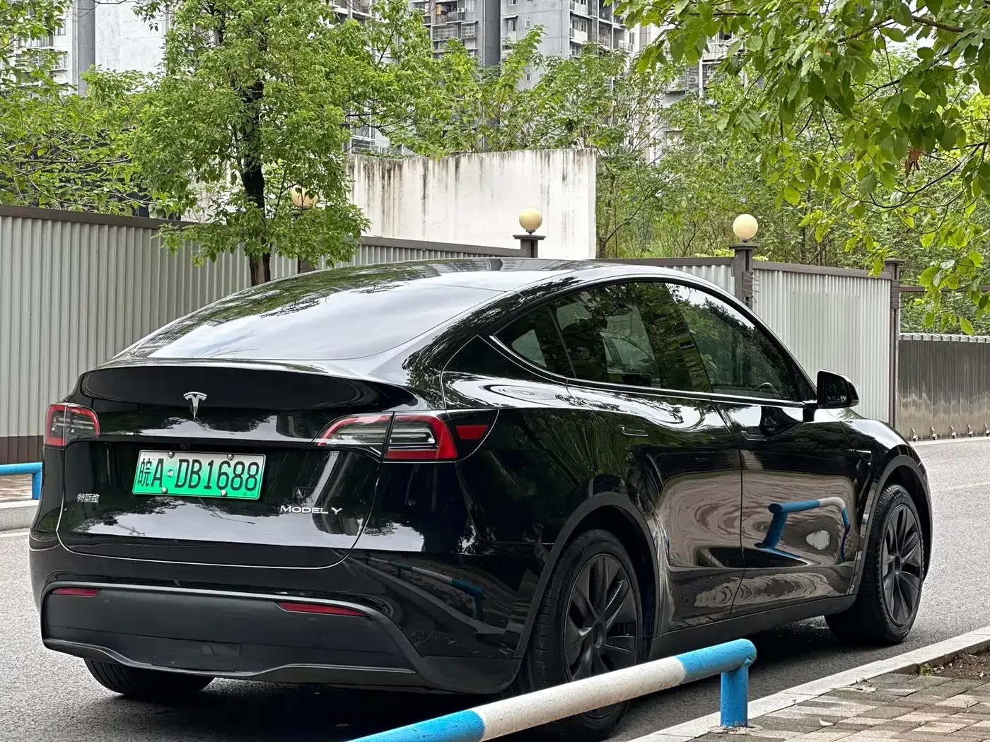 Tesla Model Y 2024 Rear-Wheel Drive Version — Фото автомобиля 16