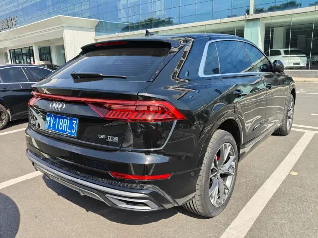 Audi Q8 — Фото автомобиля 3