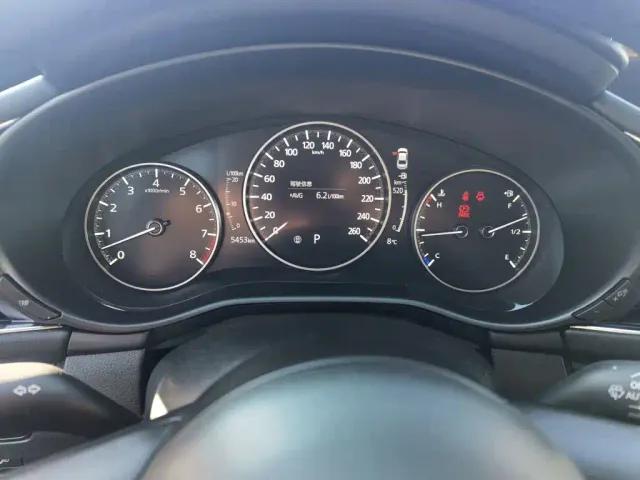 Mazda Axela — Фото автомобиля 14
