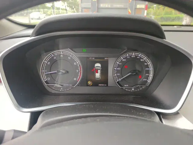 Geely Binyue — Фото автомобиля 7