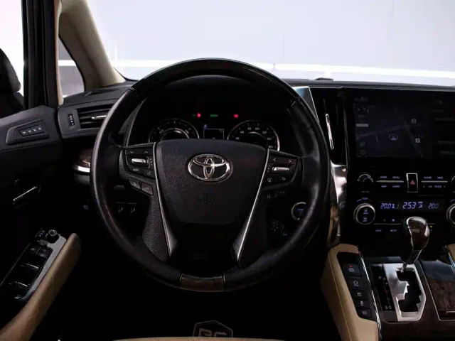 Toyota Vellfire — Фото автомобиля 7
