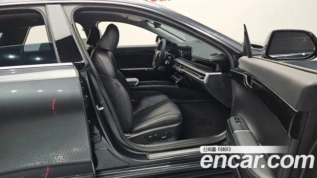 Hyundai Grandeur Grandeur (GN7) 2.5 Бензин 2WD — Фото автомобиля 21