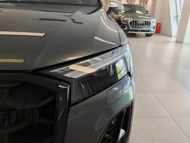 Audi SQ7 — Фото автомобиля 15