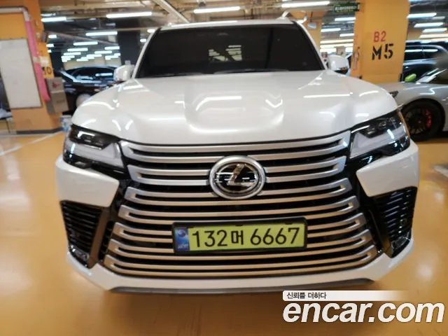 Фотография автомобиля — Lexus LX Generation 4