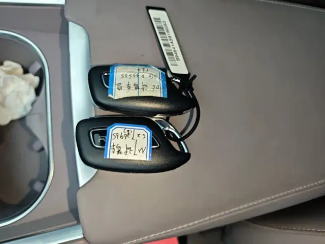 Roewe Roewe M7 DMH 2025 Base — Фото автомобиля 8
