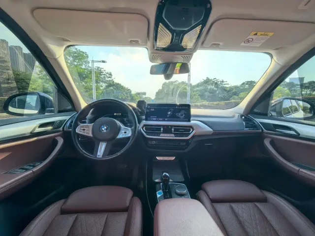 BMW iX3 — Фото автомобиля 6