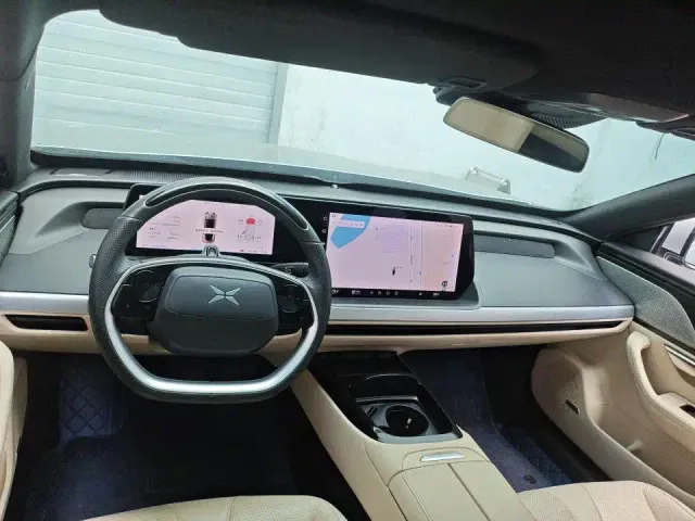 Xpeng P7 — Фото автомобиля 8