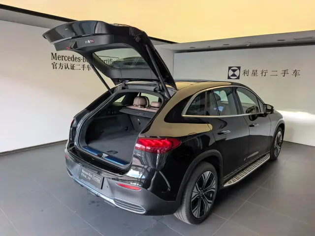 Mercedes-Benz EQE SUV — Фото автомобиля 9