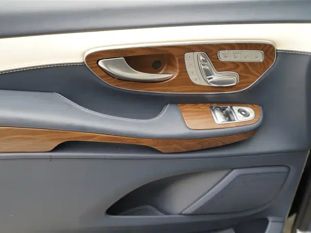 Mercedes-Benz V-Class — Фото автомобиля 5