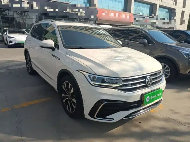 Volkswagen Tiguan L — Фото автомобиля 3