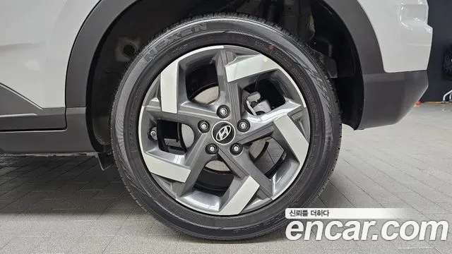 Hyundai Venue — Фото автомобиля 21