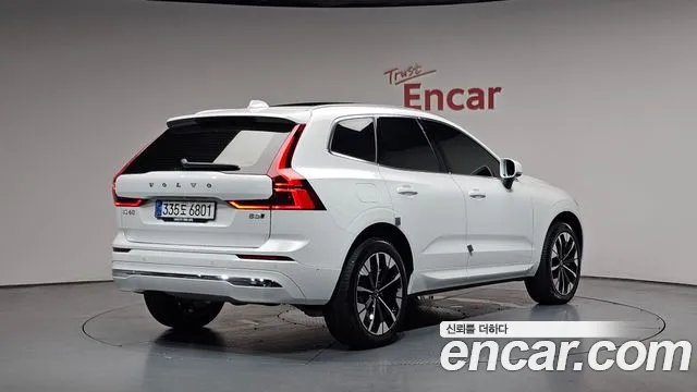 Вольво XC60 — Фото автомобиля 2