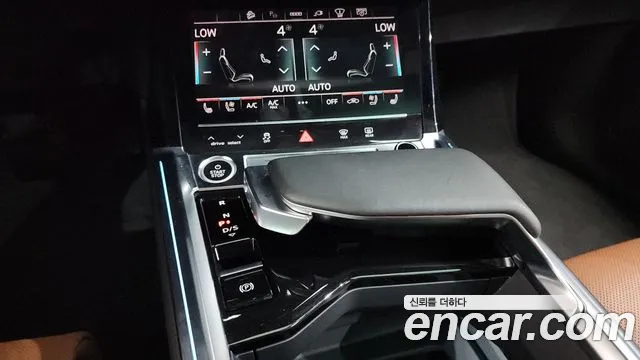 Audi e-tron — Фото автомобиля 6