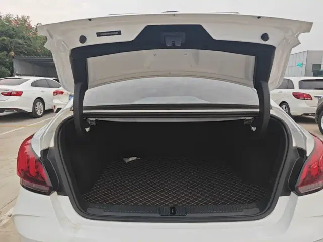 MG MG5 2023 180DVVT CVT Luxury Edition — Фото автомобиля 18
