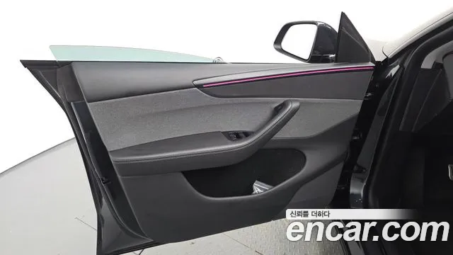 Tesla Model Y — Фото автомобиля 14