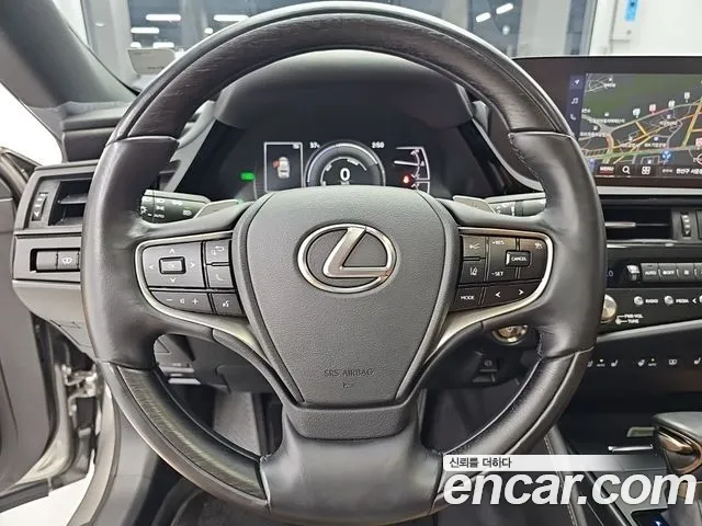 Lexus ES — Фото автомобиля 7