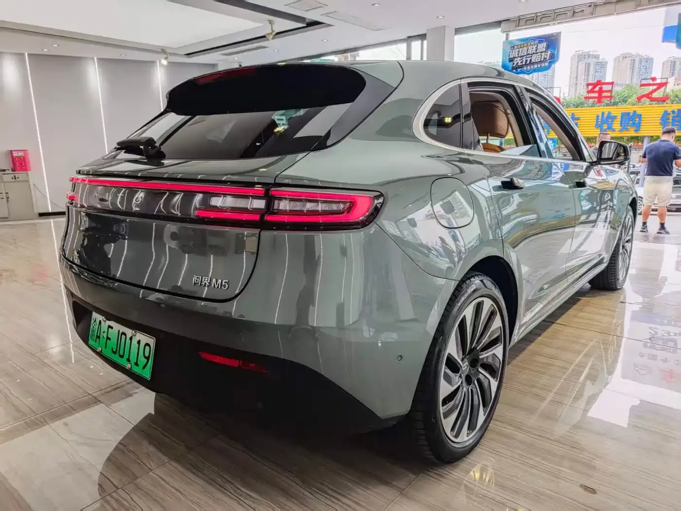 AITO Wenjie AITO M5 2022 Extended Range AWD Performance Edition — Фото автомобиля 6