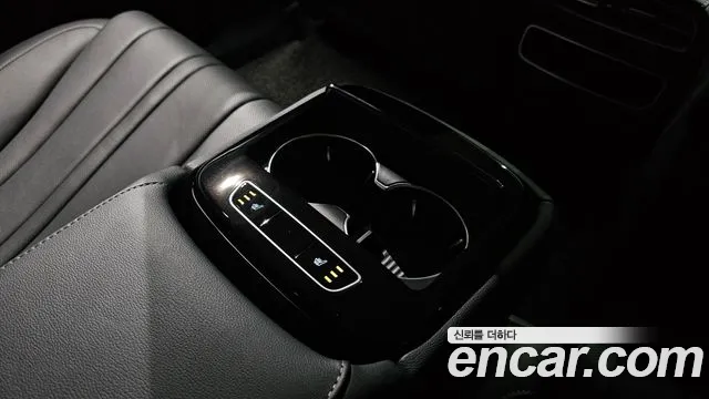 Genesis G80 Electrified G80 (RG3) — Фото автомобиля 21