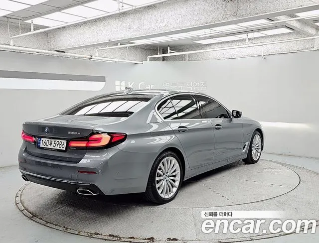 BMW 5 Series G30 — Фото автомобиля 2