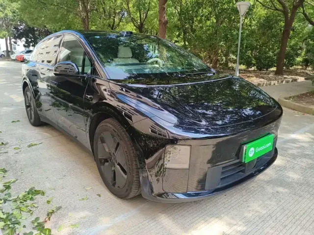 Li Auto i6 — Фото автомобиля 3