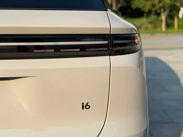 Li Auto i6 — Фото автомобиля 11