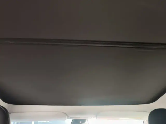 Tesla Model Y — Фото автомобиля 17