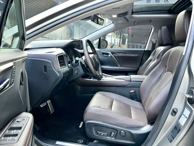 Lexus RX — Фото автомобиля 4