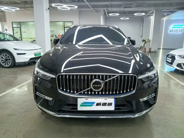 Volvo XC60 — Фото автомобиля 2