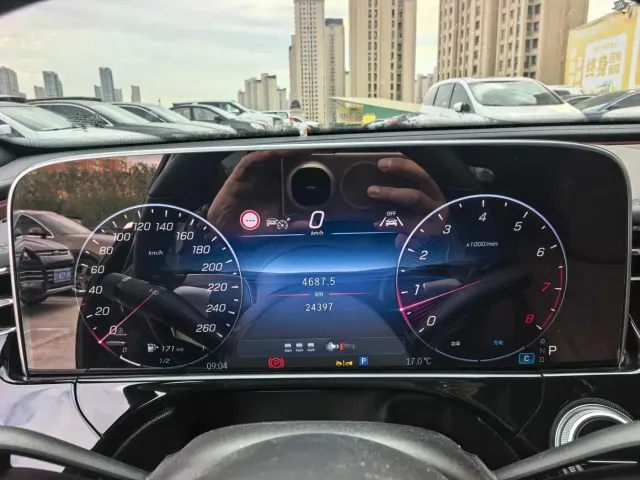 Mercedes-Benz E-Class — Фото автомобиля 9