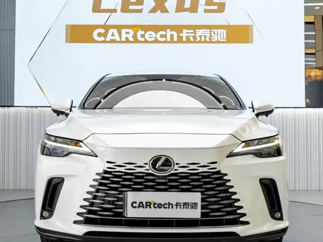 Фотография автомобиля — Lexus RX